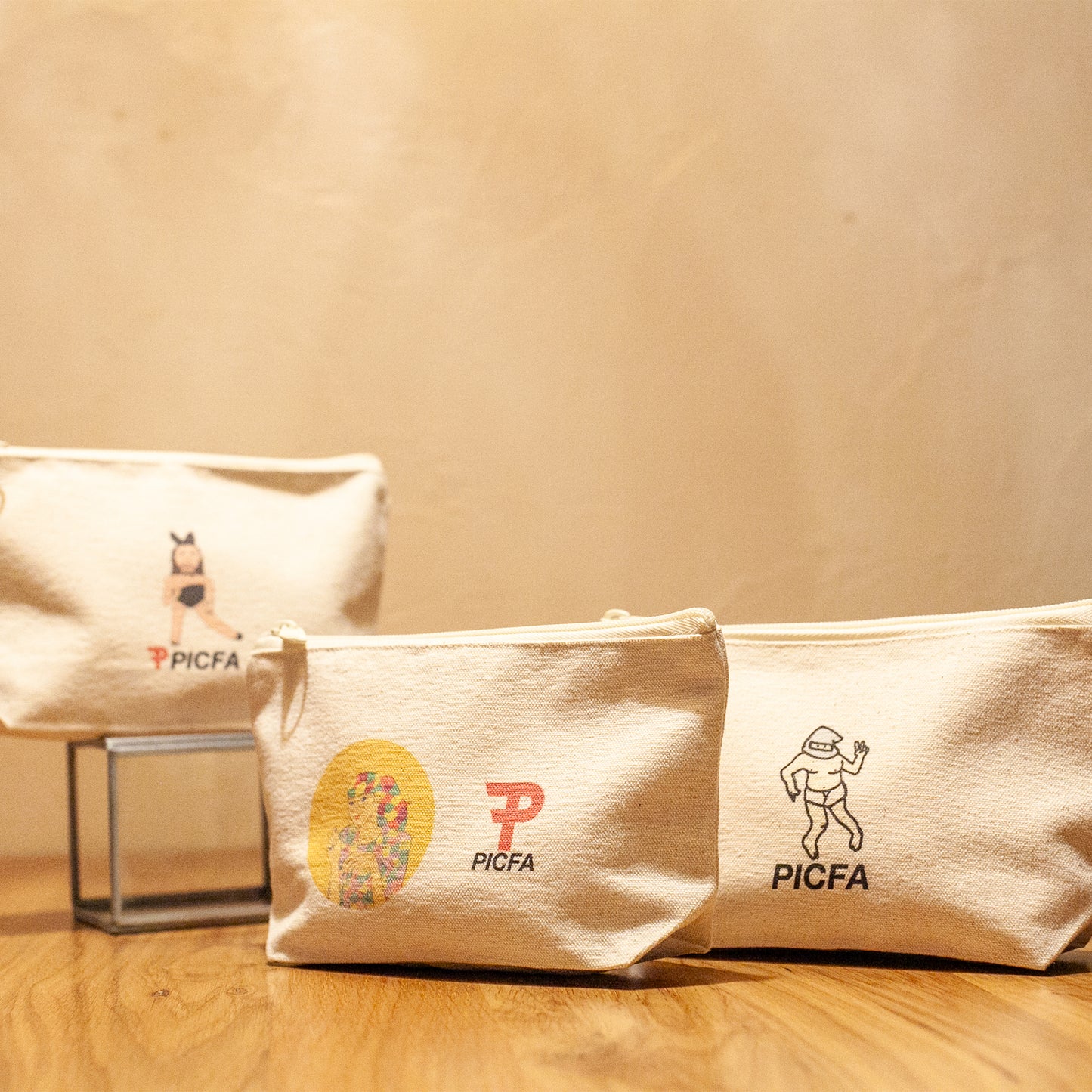 [Online only] Bonus pouch C (Basement-kun) included