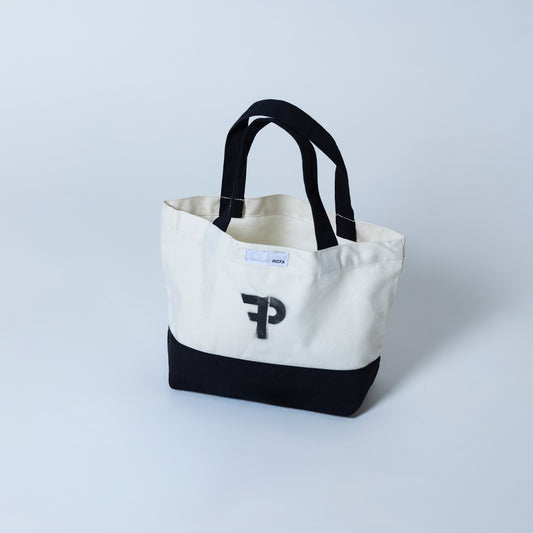 ＜オンライン限定＞Pマークランチバッグ（黒）